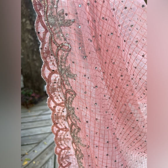 Pakistani outfit - Picture 10 of 11